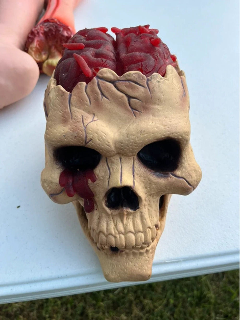 Easter unlimited rare skull with Brain prop y2K new